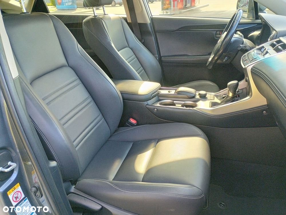 Lexus NX 300h Business Edition AWD - 12