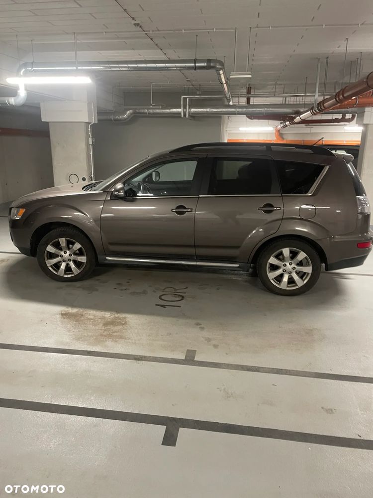 Mitsubishi Outlander 2.2 DID Intense EU5 - 4