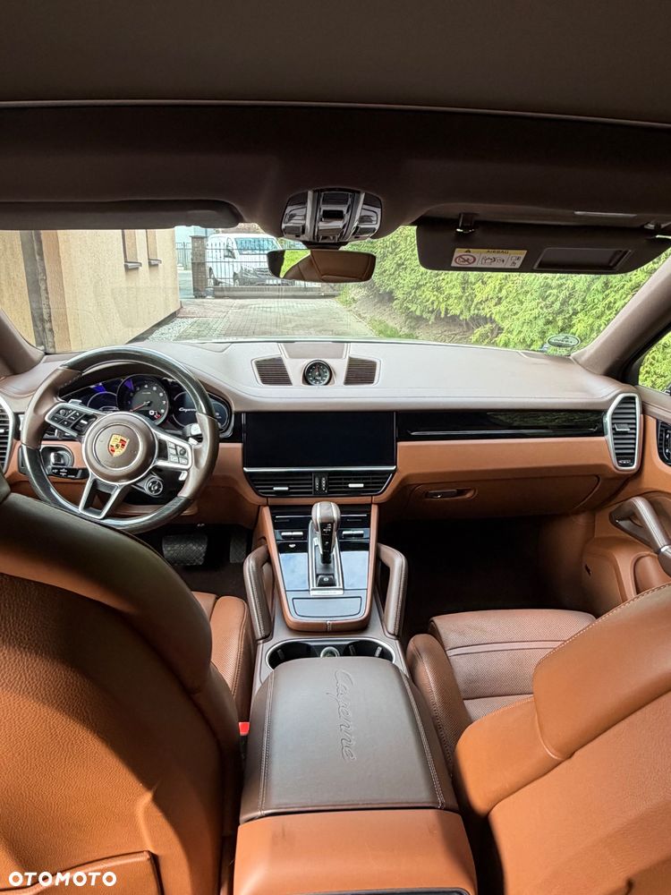 Porsche Cayenne Standard - 8