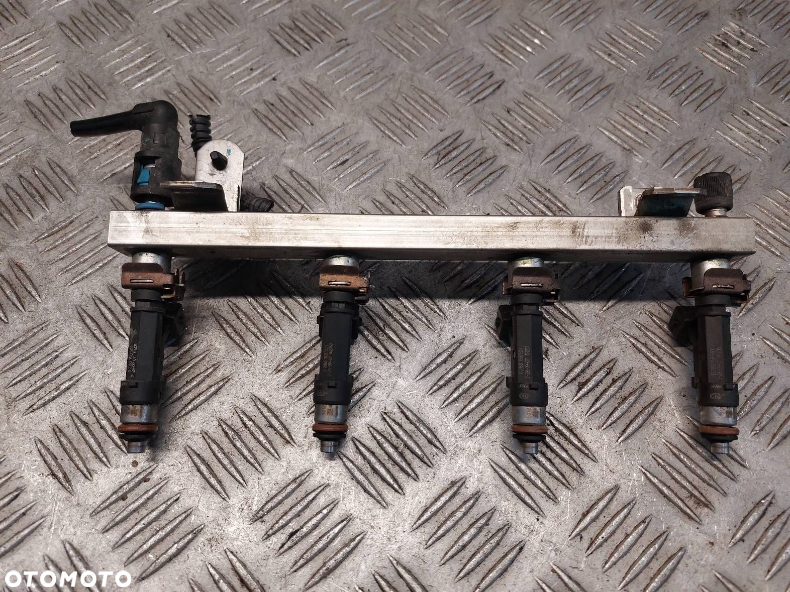 LISTWA WTRYSKOWA + PRZEPUSTNICA OPEL CORSA D 1.2 0280151208 - 5