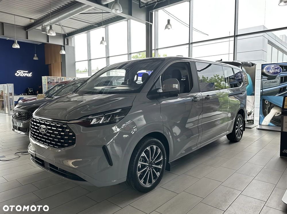 Ford Tourneo Custom - 2