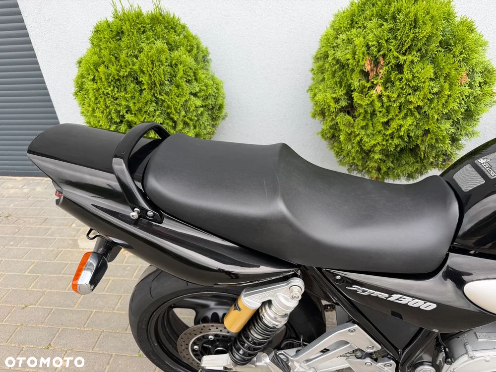 Yamaha XJR - 23