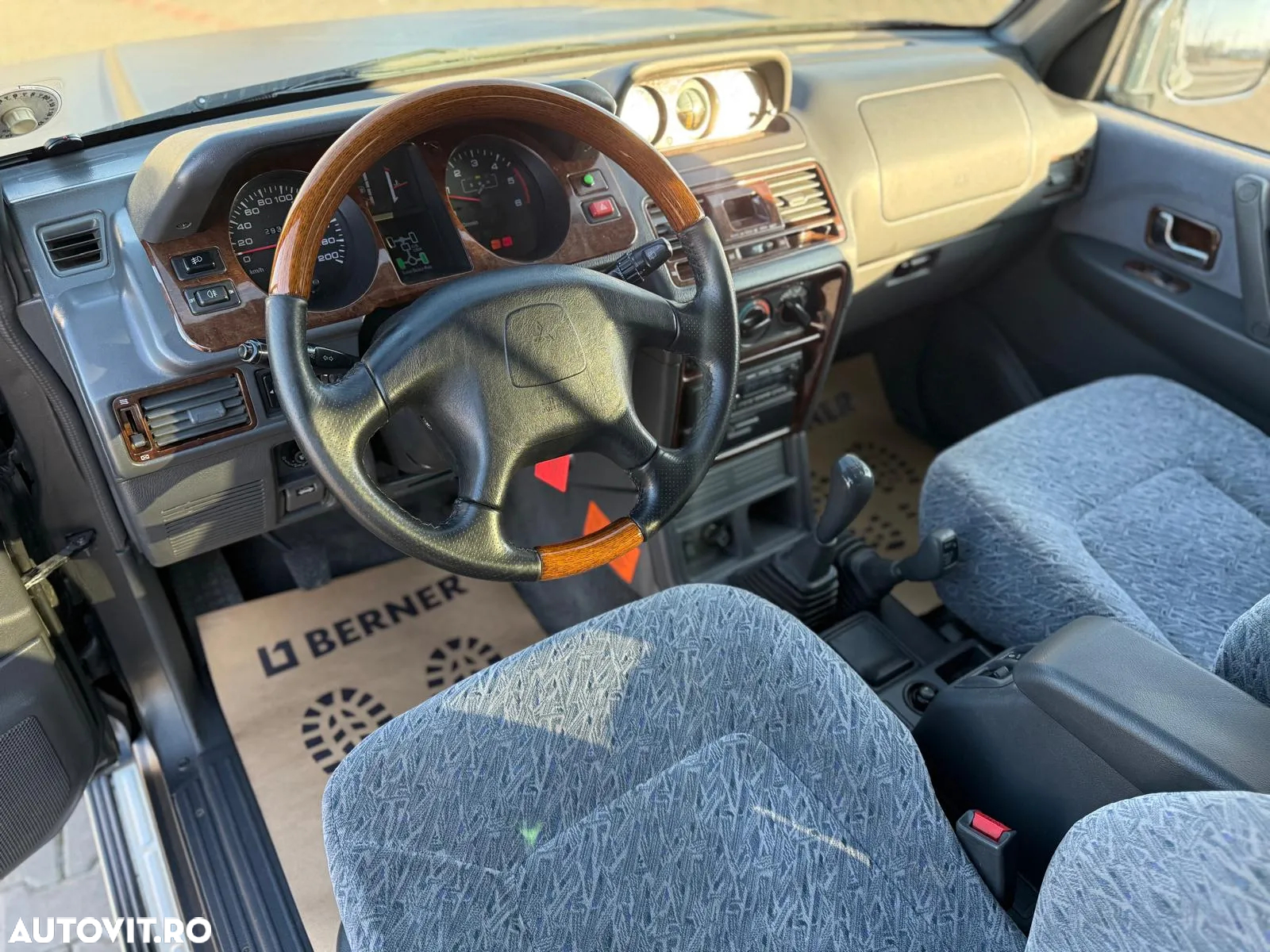 Mitsubishi Pajero - 6