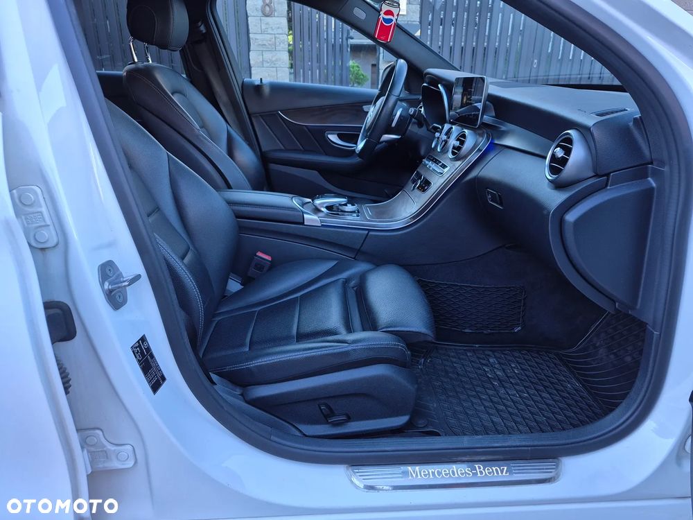 Mercedes-Benz Klasa C 300 9G-TRONIC - 20