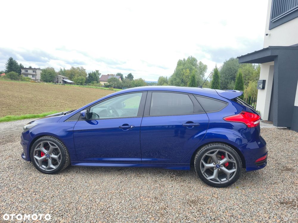 Ford Focus 2.0 EcoBoost ST mit Leder-Exclusiv-Paket - 27