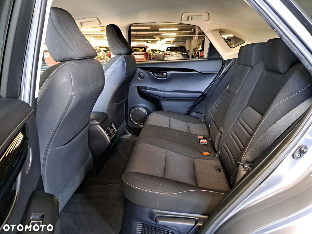 Lexus NX 300h Business Edition AWD - 12