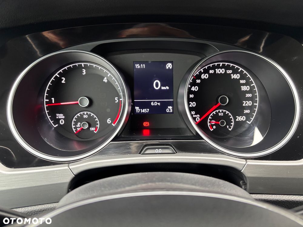 Volkswagen Touran - 16