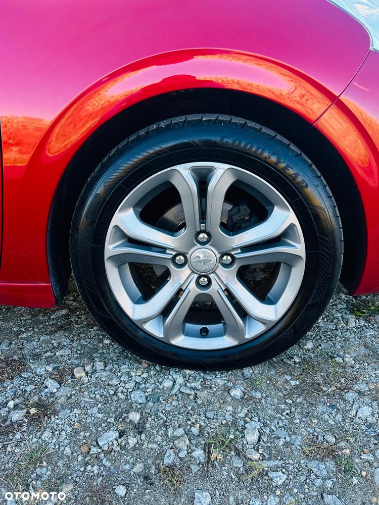 Peugeot 208 2015 photo 4