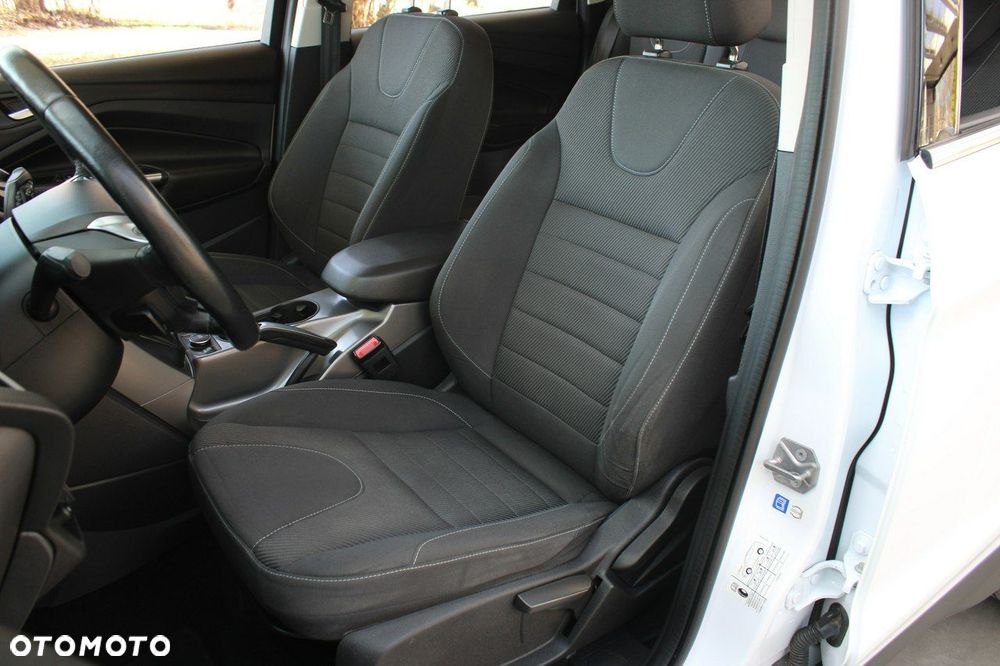 Ford Kuga 1.5 EcoBoost 2x4 Titanium - 11