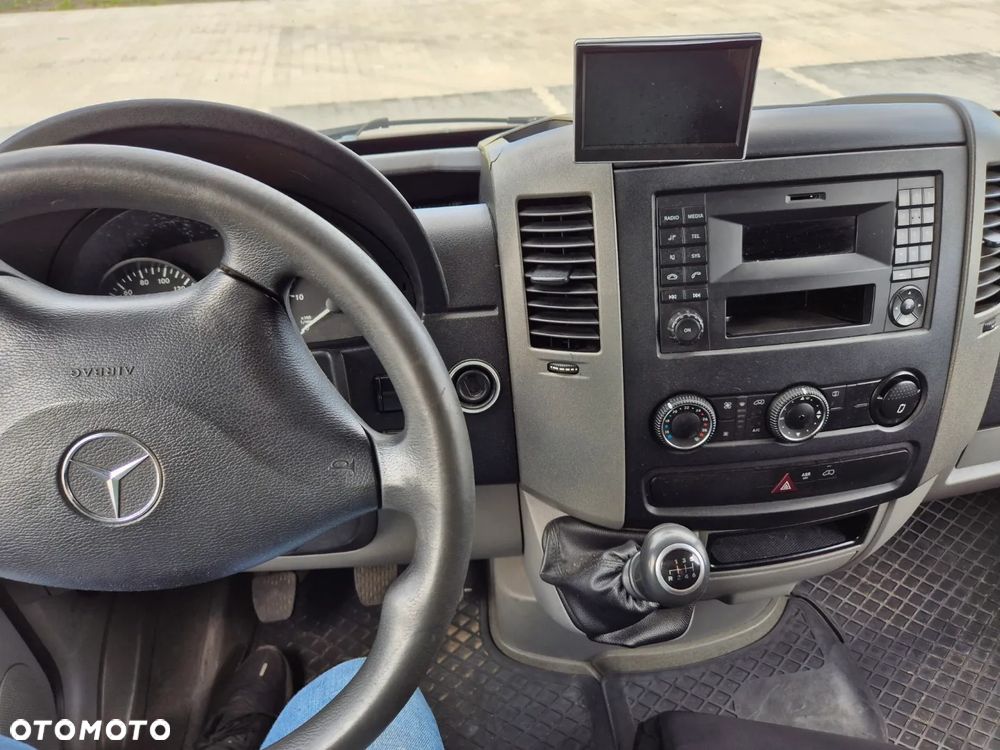 Mercedes-Benz Sprinter 319 BlueTEC 906.235 - 26