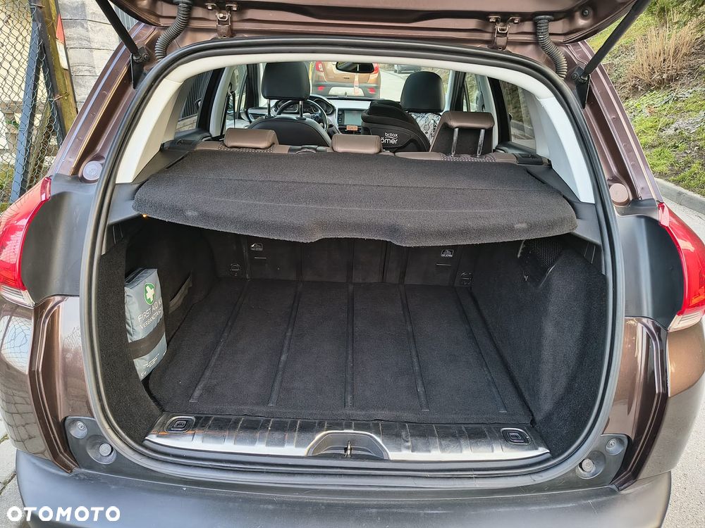 Peugeot 2008 1.6 e-HDi Allure S&S - 7