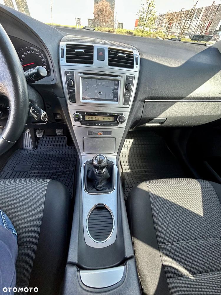 Toyota Avensis 2.0 D-4D Style - 10