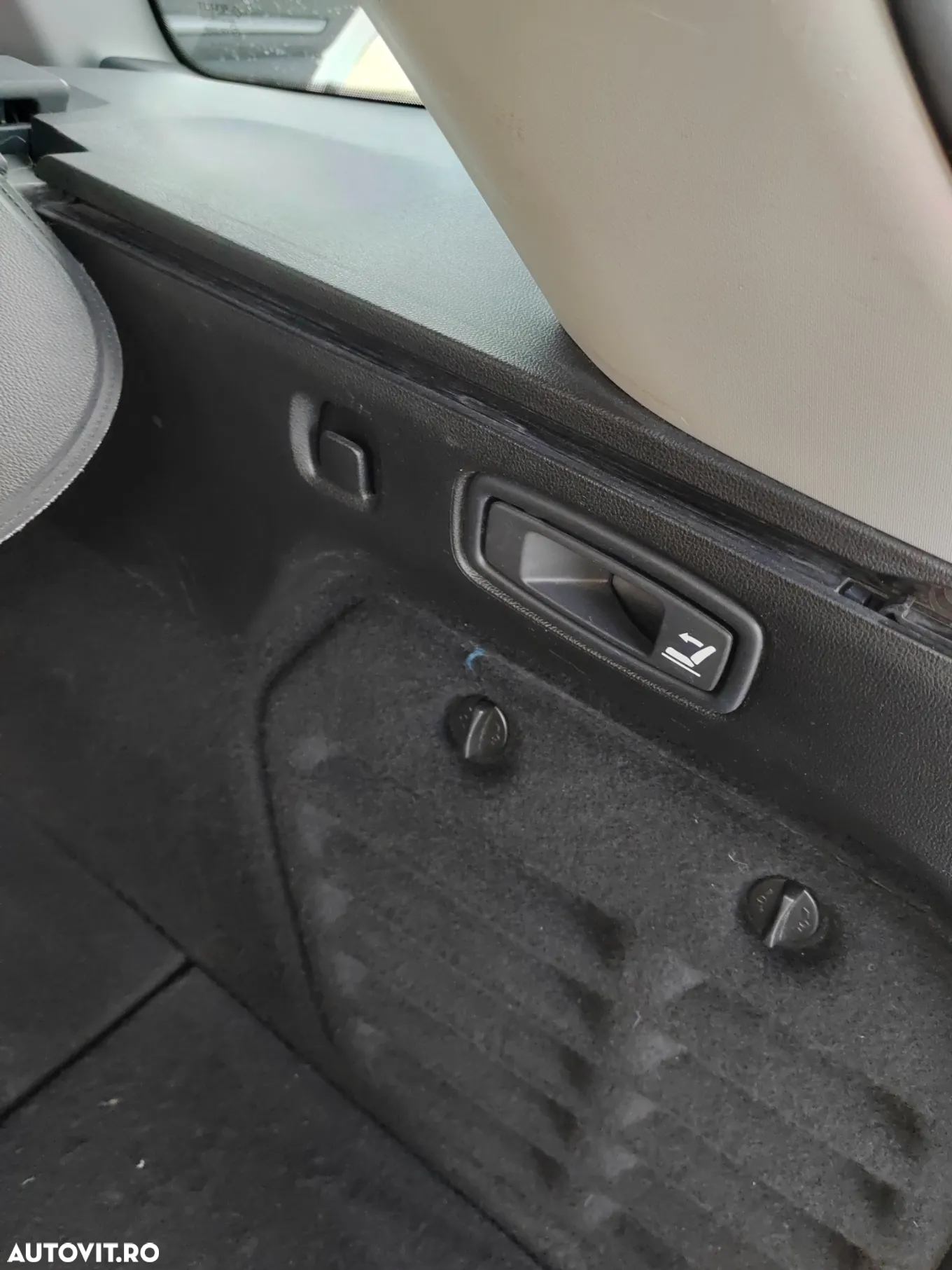 Renault Megane Grandtour E-TECH Plug-in 160 BUSINESS EDITION - 37