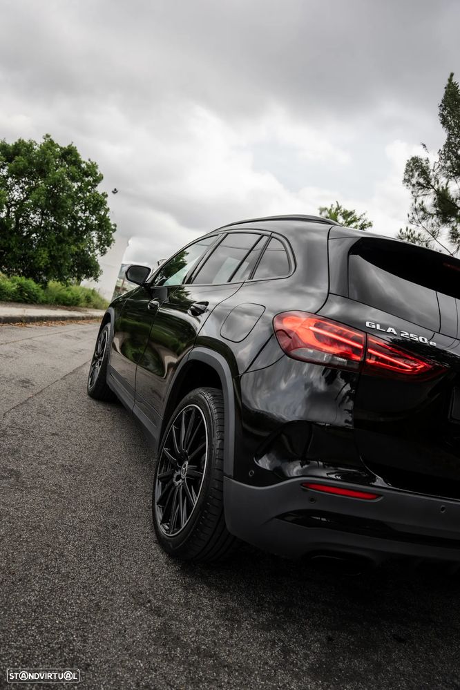 Mercedes-Benz GLA 250 e 8G-DCT AMG Line - 14