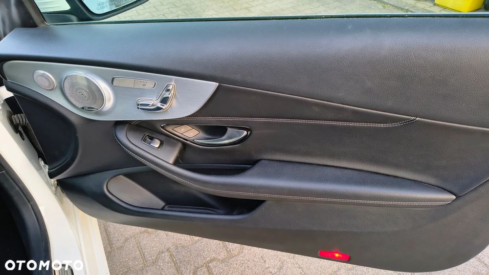 Mercedes-Benz Klasa C 300 7G-TRONIC AMG Line - 24