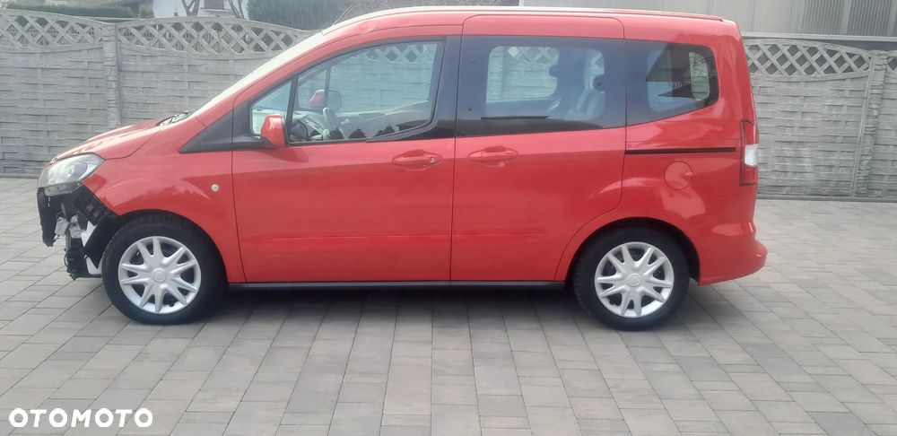 Ford Tourneo Courier - 12