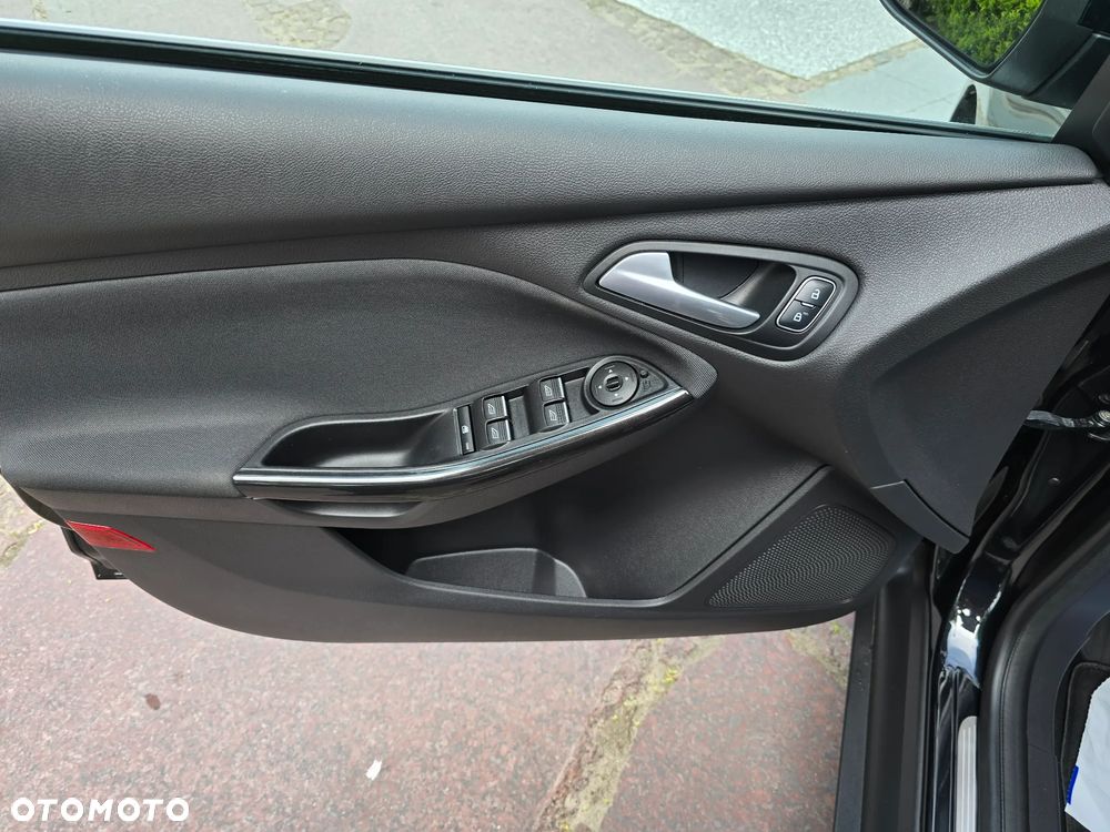 Ford Focus 1.0 EcoBoost STart-Stopp-System TITANIUM - 23
