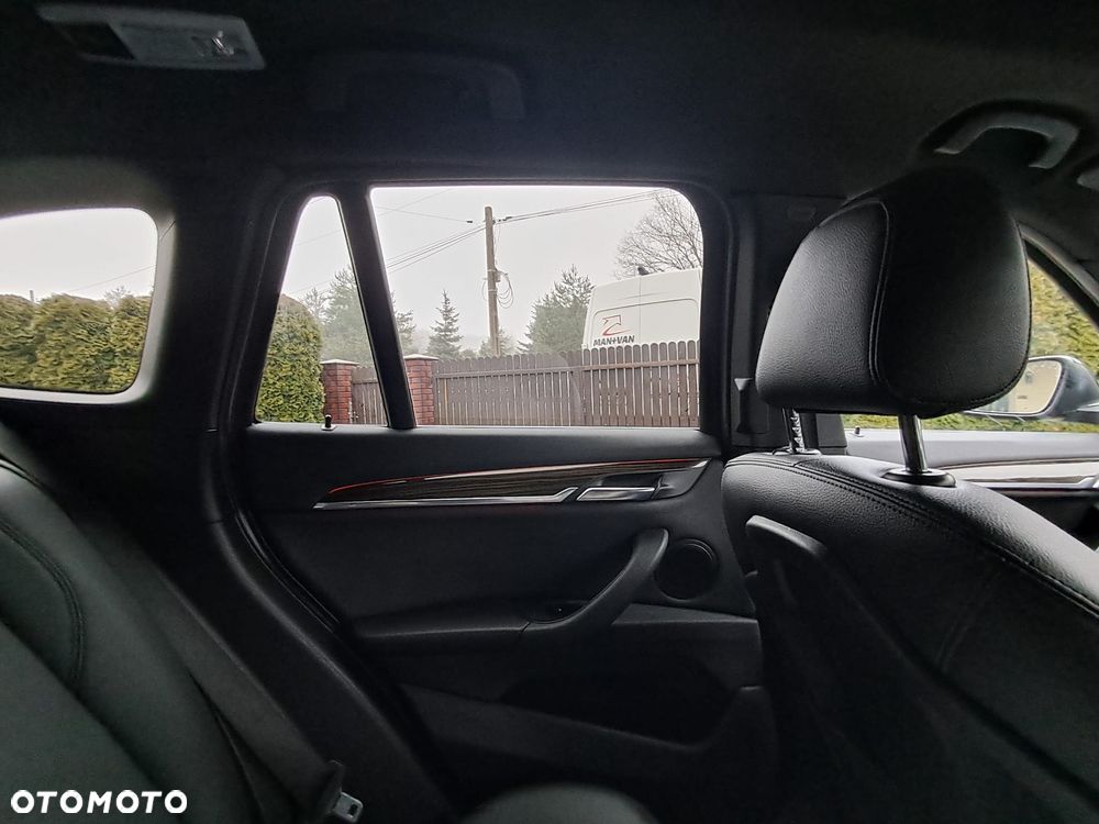 BMW X1 xDrive25i Sport Line sport - 11