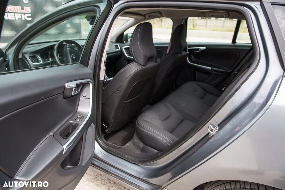 Volvo V60 D2 Geartronic Kinetic - 25