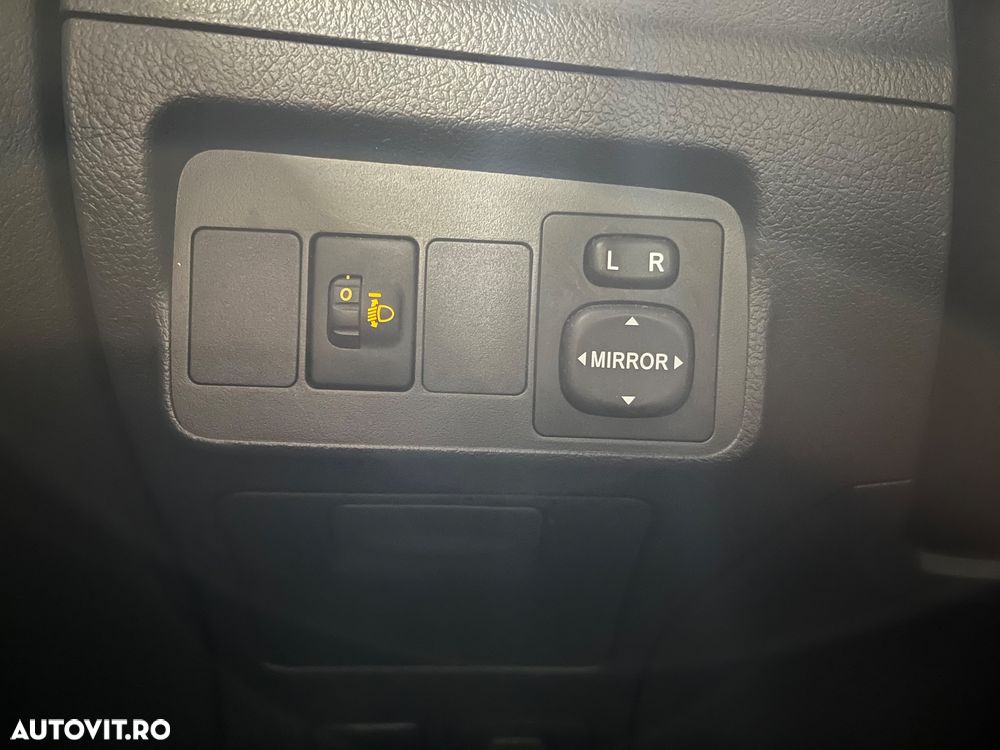 Toyota Corolla 1.4 Sdn. Terra - 8