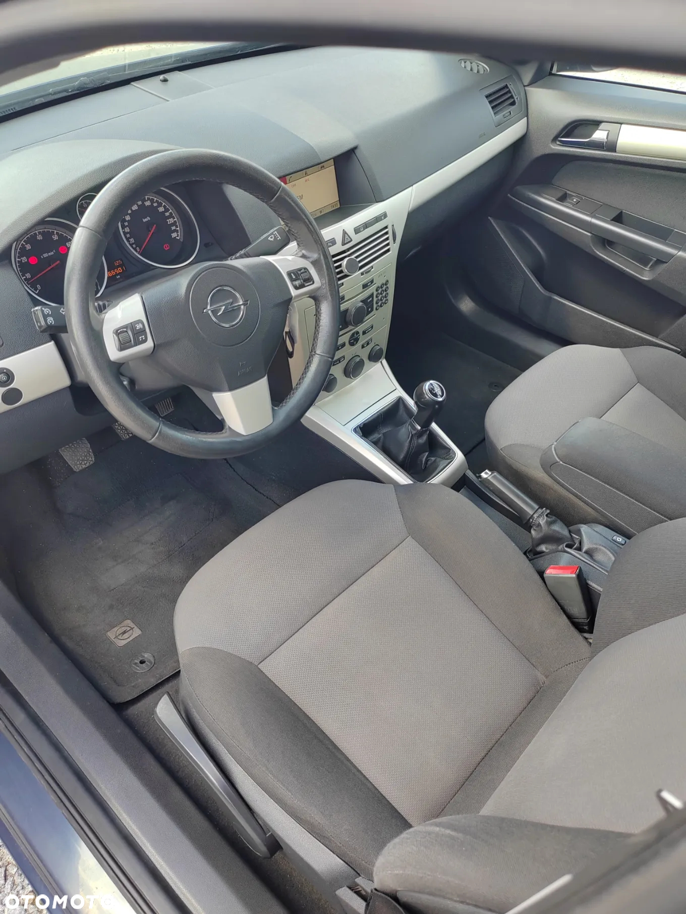 Opel Astra 1.6 150 Jahre - 11