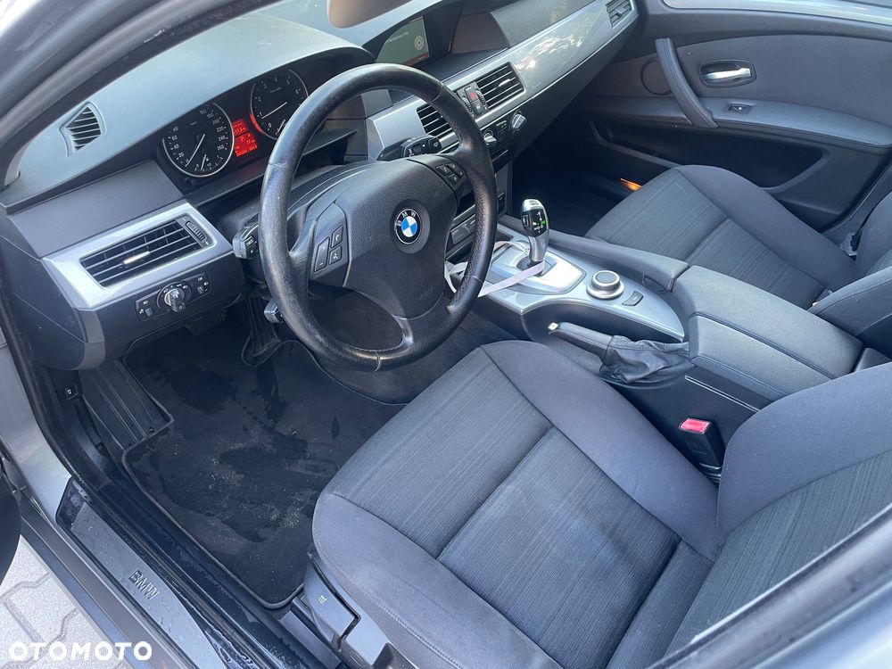 BMW Seria 5 520i - 10