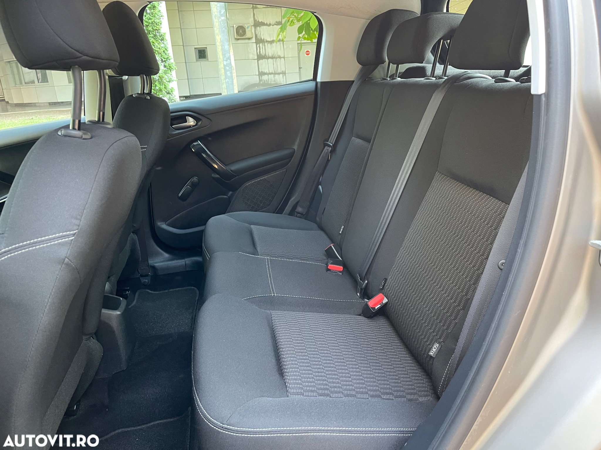 Peugeot 208 1.2 L PureTech Allure - 16