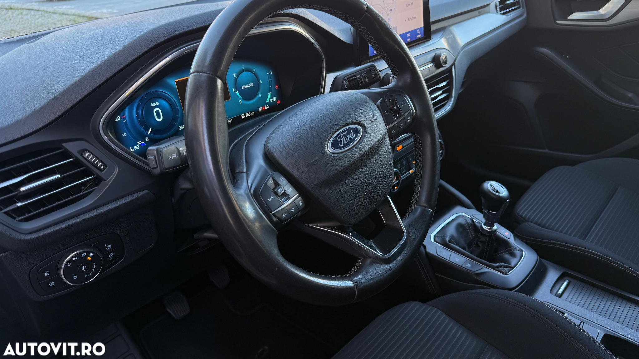 Ford Focus 1.5 EcoBlue Start-Stopp-System TITANIUM X - 37