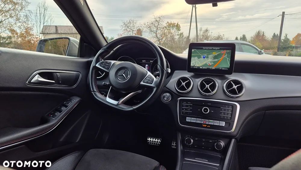Mercedes-Benz CLA 180 7G-DCT AMG Line - 5