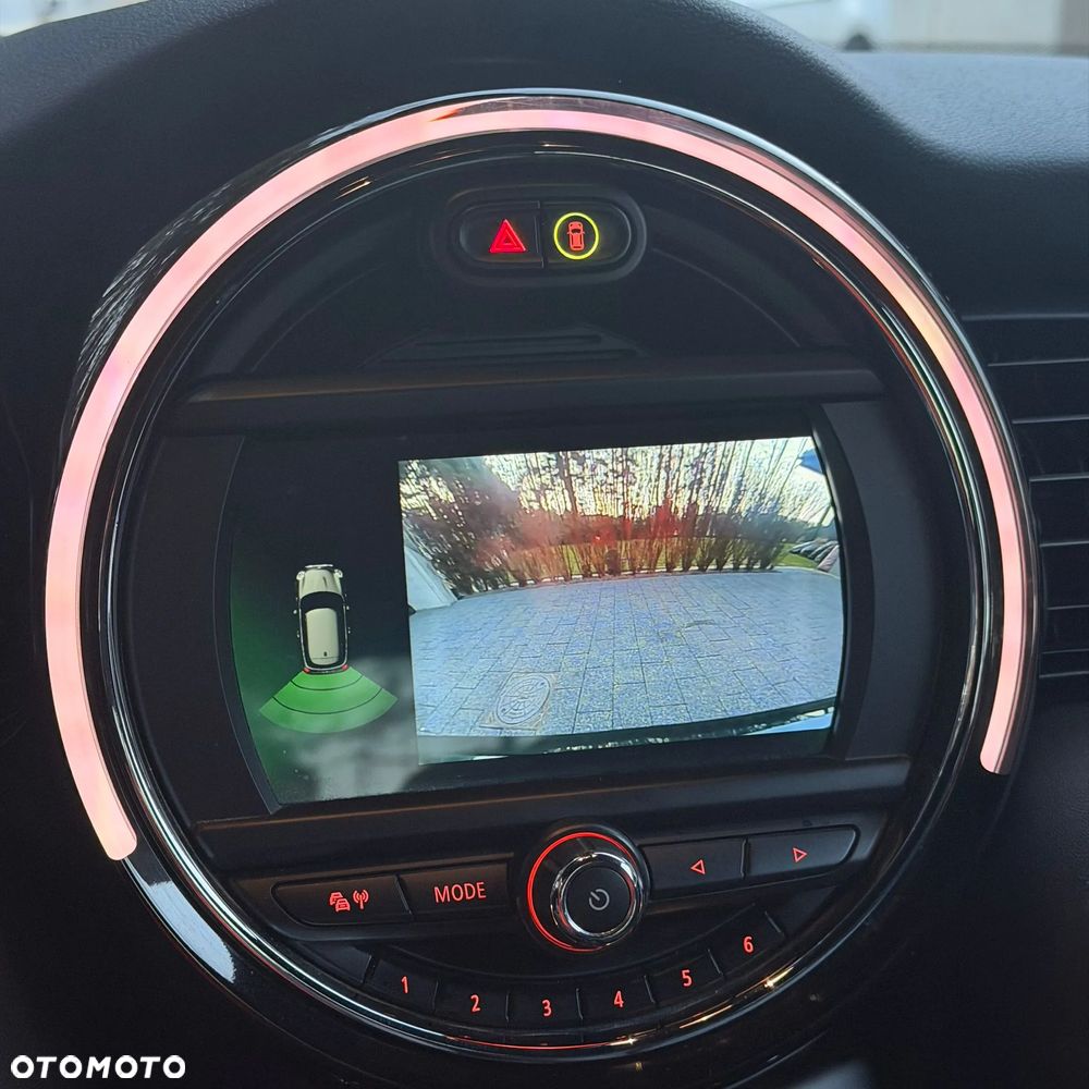 MINI Cooper Essential Trim - 19