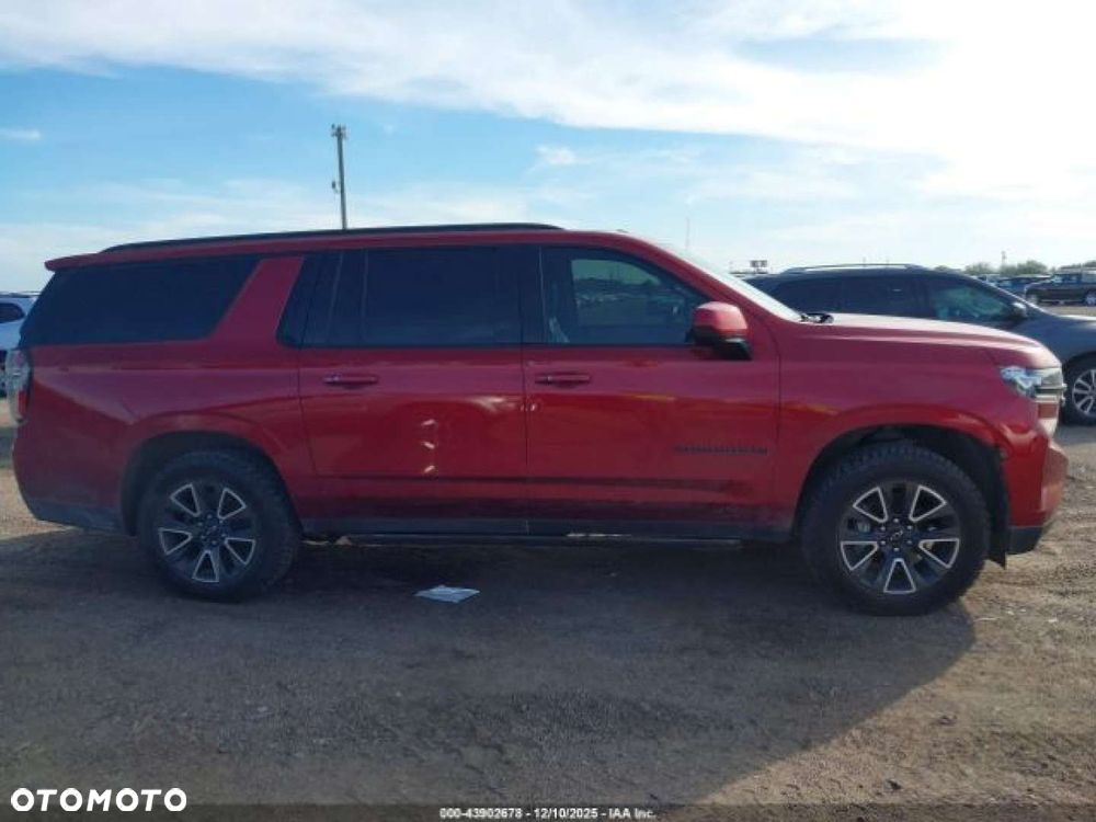 Chevrolet Suburban - 5