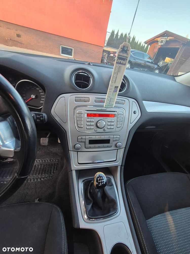 Ford Mondeo 1.8 TDCi Ambiente - 10