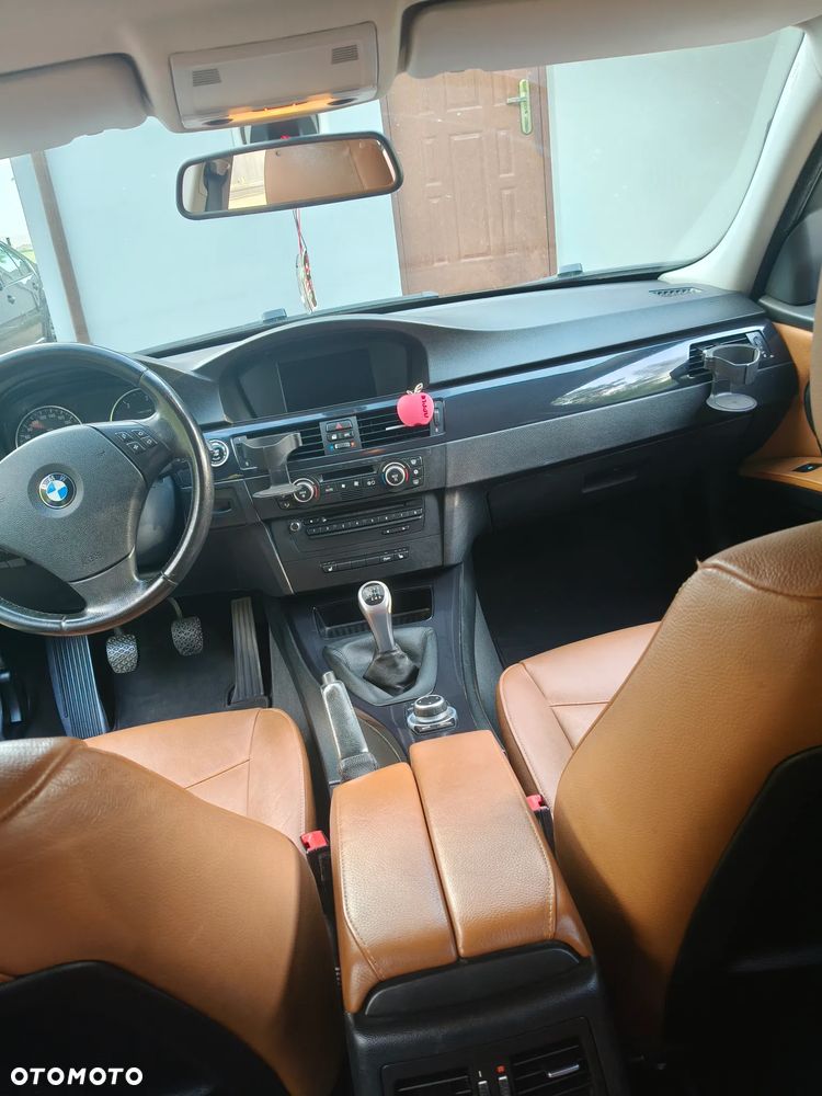 BMW Seria 3 320d - 16