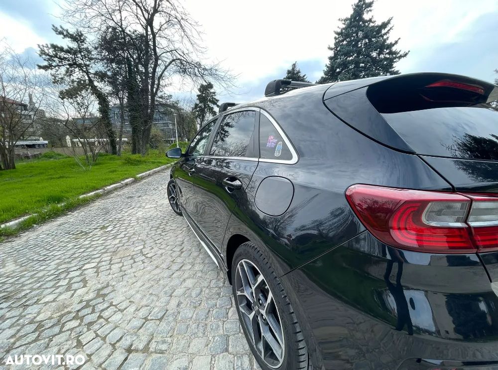 Kia Ceed 1.6 CRDi (48V Mild-Hybrid) DCT7 GT Line - 10