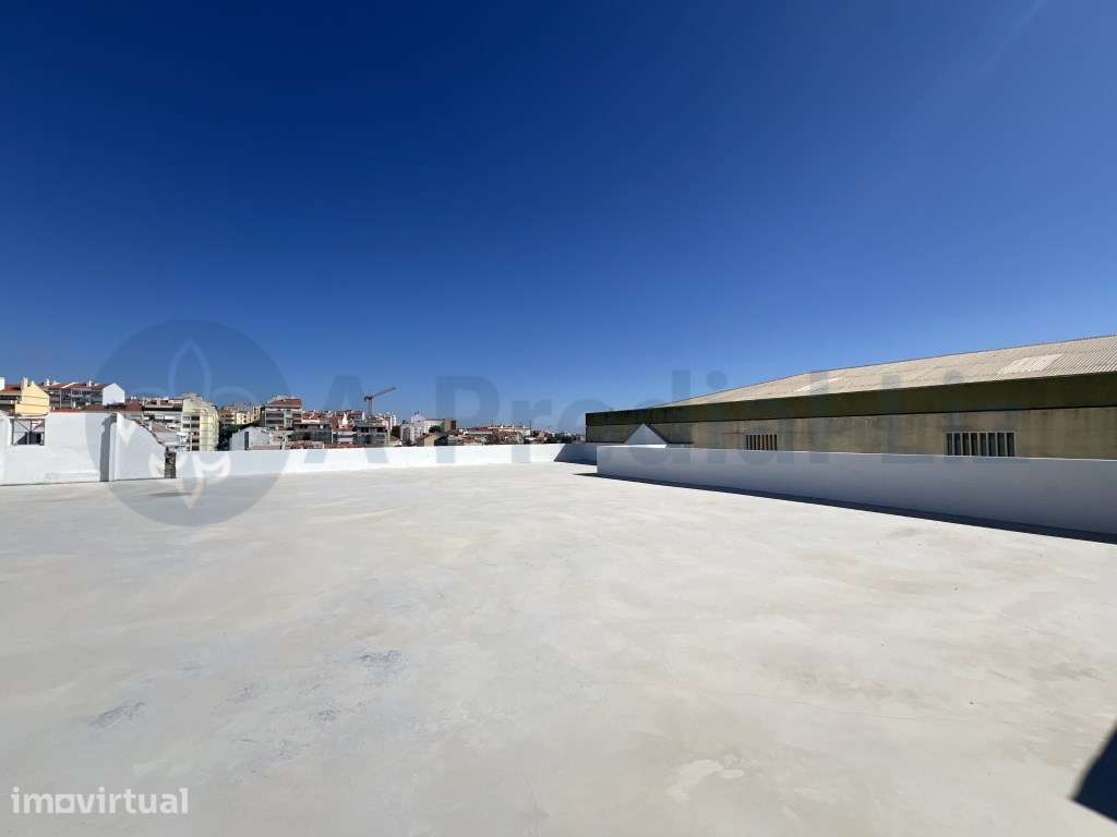 Prédio em propriedade total para Armazém e atividade industrial (Si... - Grande imagem: 3/13