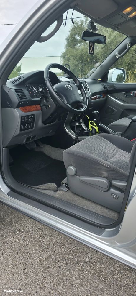 Toyota Land Cruiser Prado - 8