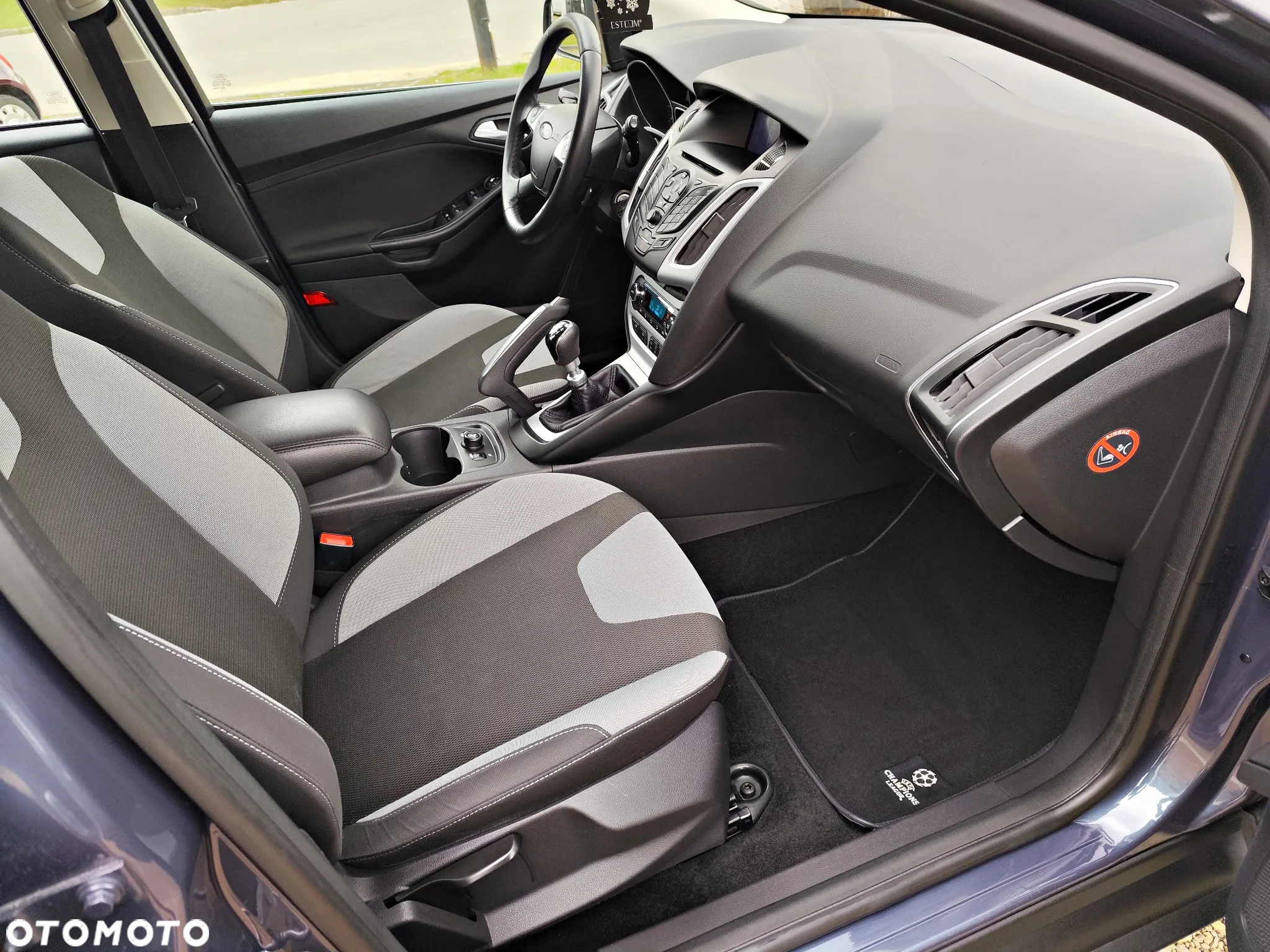 Ford Focus 1.6 TDCi DPF Champions Edition - 8