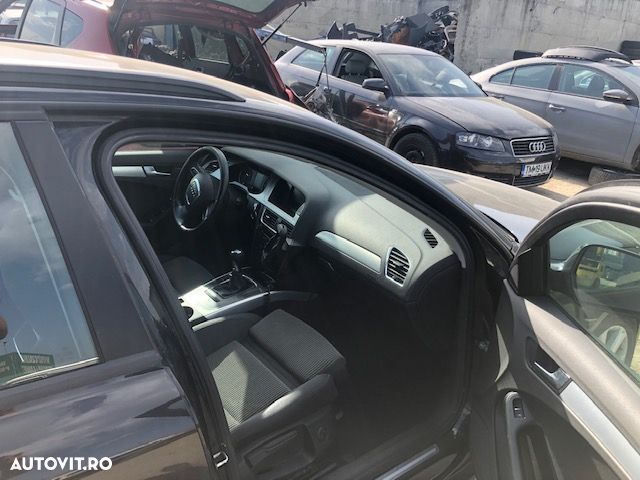 Dezmembrez Piese  Audi A4 B8 2.0 - 5