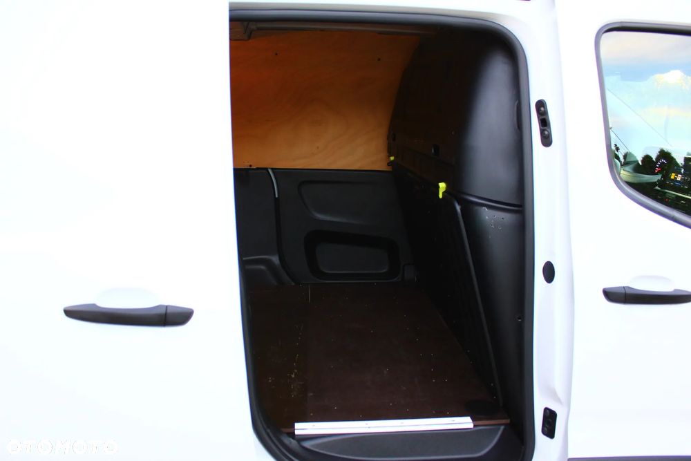 Peugeot PARTNER 1.5HDI 130KM AUTOMAT 8 BIEGÓW LONG DŁUGI 3 OSOBOWY PERFEKT AUTO NAVIGACJA KAMERY,ASYSTENTY,VF23% - 38
