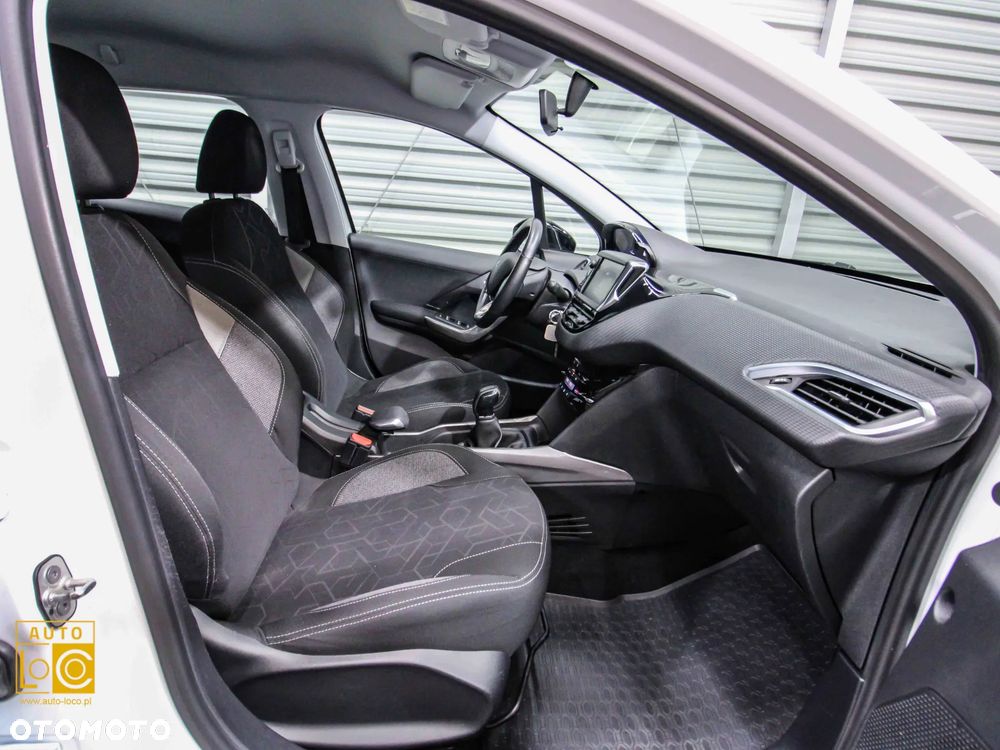 Peugeot 2008 1.2 Pure Tech Allure S&S - 10