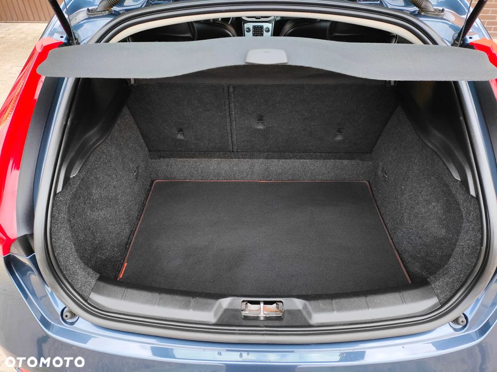 Volvo V40 D2 Ocean Race - 16