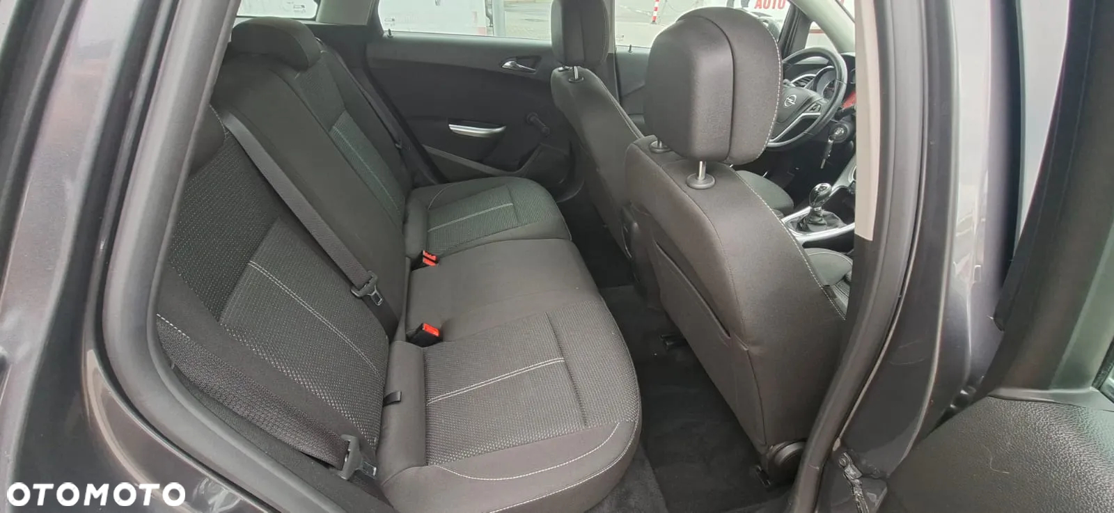 Opel Astra 1.6 Turbo Sports Tourer - 21