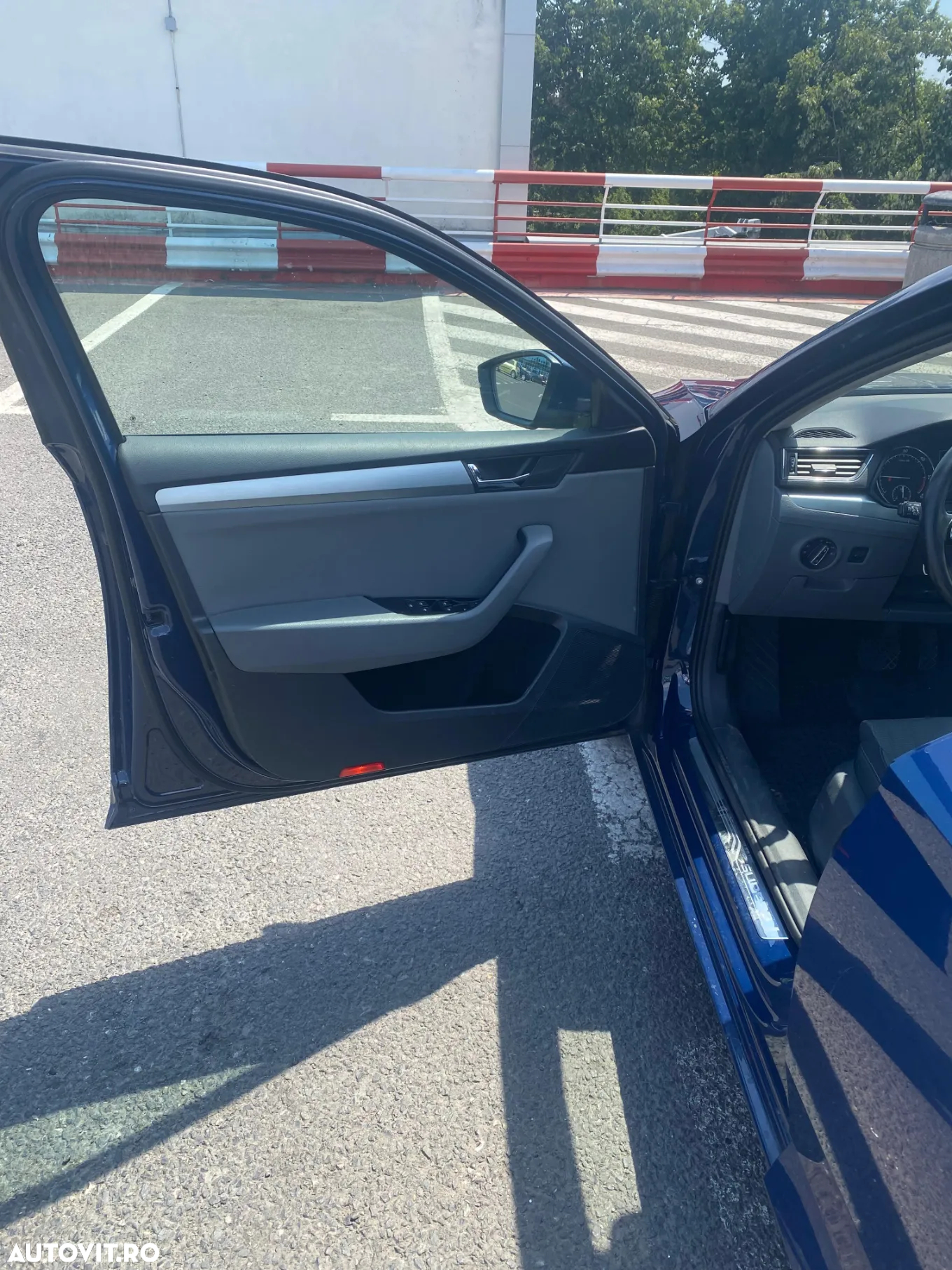 Skoda Superb 2.0 TDI DSG Style - 10