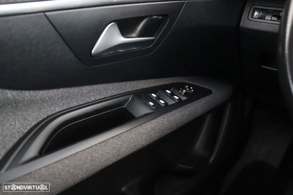 Peugeot 3008 PureTech 130 Stop & Start EAT6 Active - 11