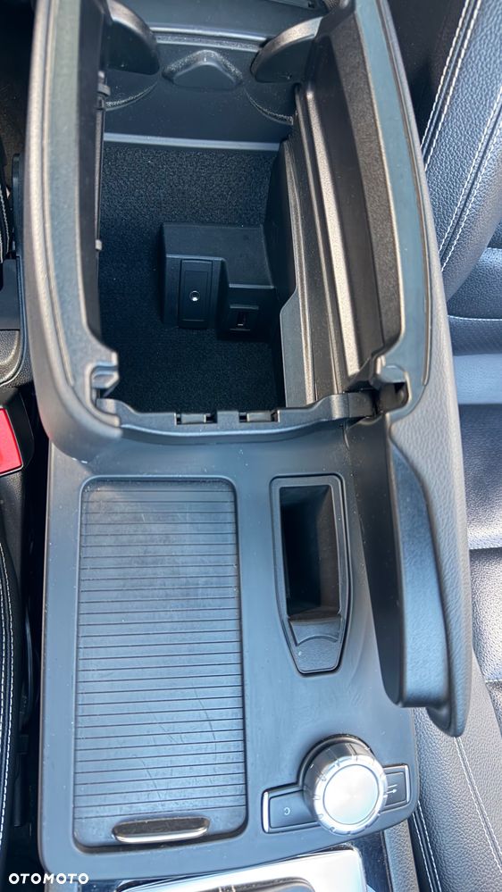 Mercedes-Benz Klasa C 250 CGI BlueEff Sport - 21