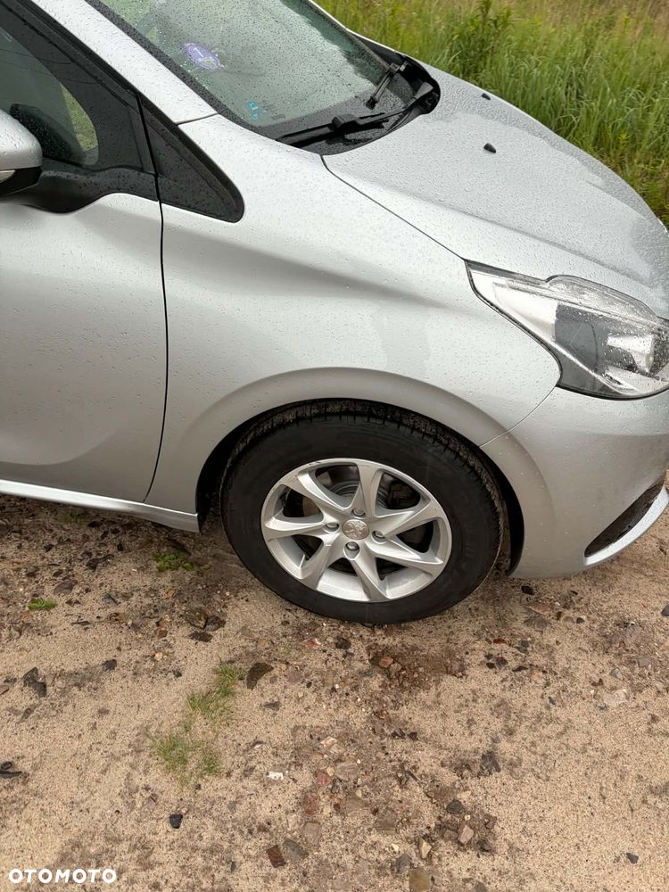 Peugeot 208 PureTech 82 Allure - 4