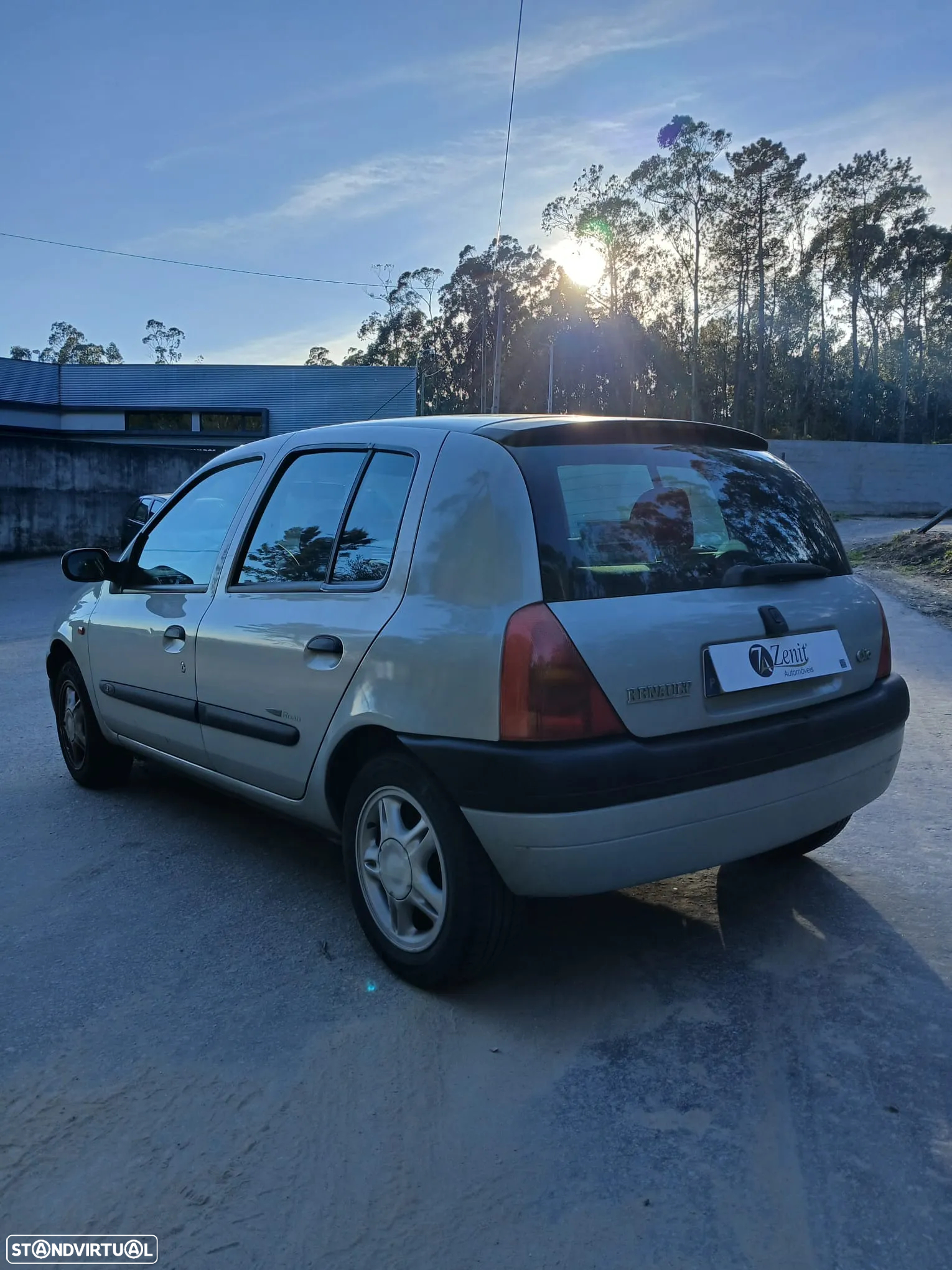 RENAULT CLIO II 1.2 16V de 2001 - Peças Usadas (9783) - 3