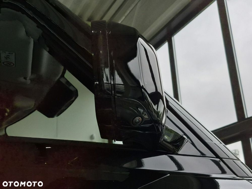 Land Rover Defender - 9