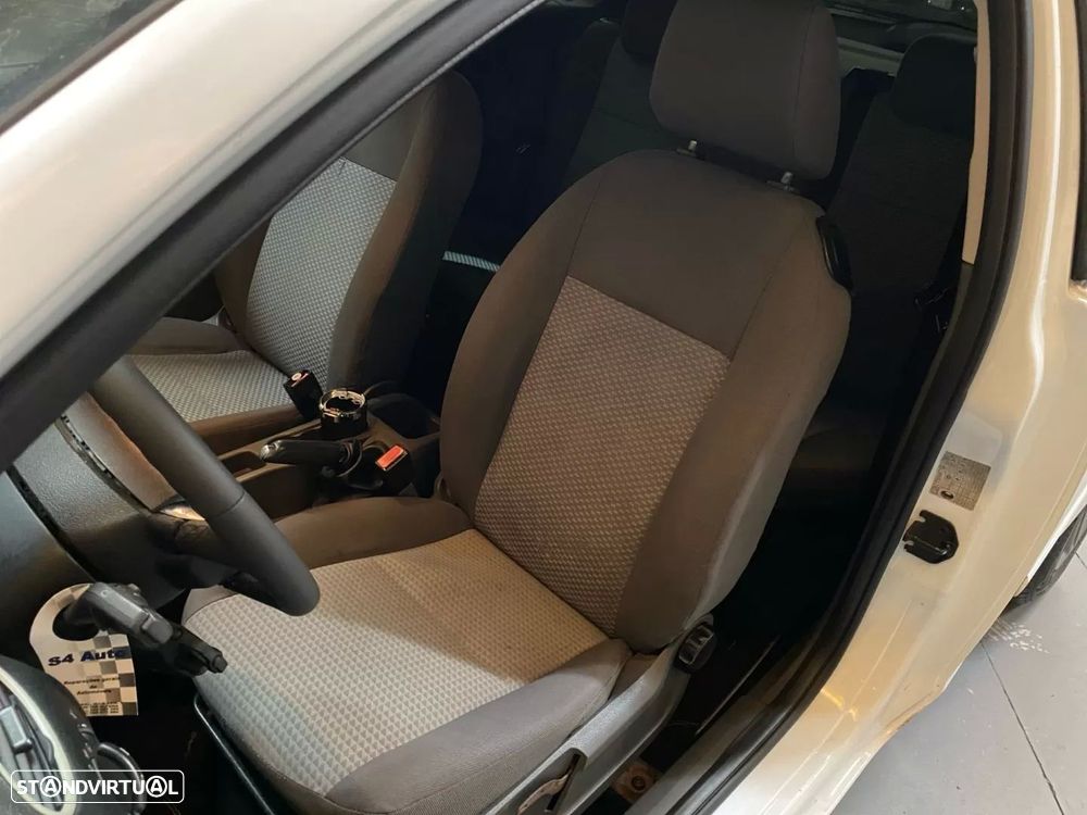 Ford Focus 1.6 TDCi S - 16
