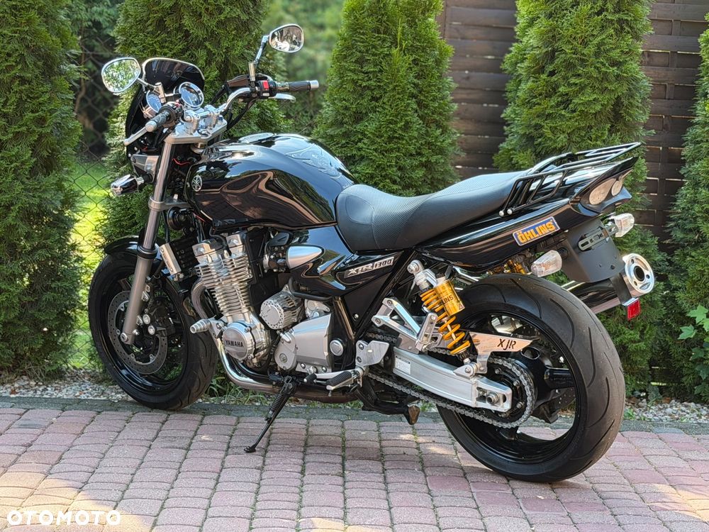 Yamaha XJR - 8